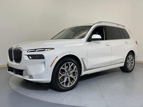 2025 BMW X7 xDrive40i
