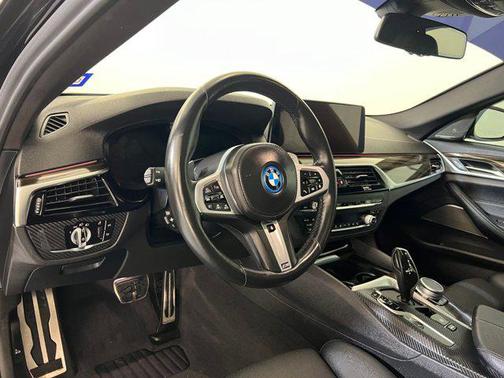 2022 BMW 530e 530e