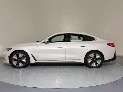 Mineral White Metallic 2026 BMW i4 Gran Coupe eDrive40