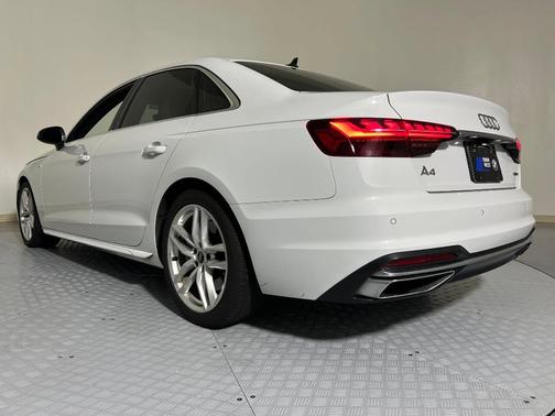 2023 Audi A4 45 S line quattro Premium