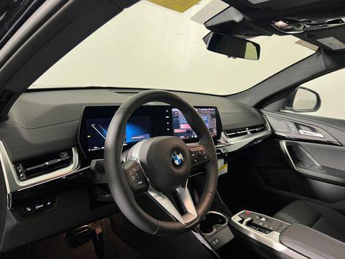 2025 BMW X2 xDrive28i