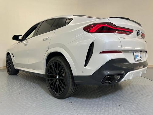 2026 BMW X6 M60i