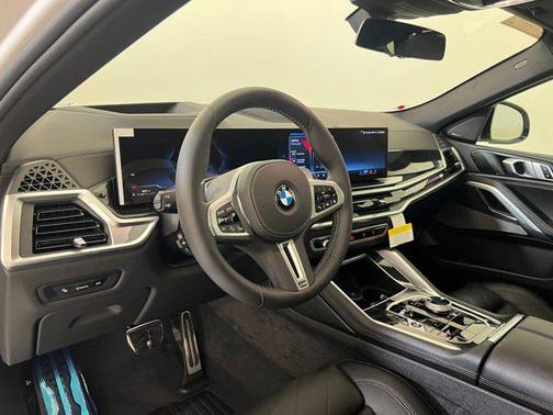 2026 BMW X6 M60i
