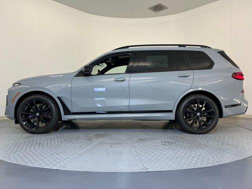 2026 BMW X7 M60i