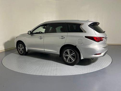 2016 INFINITI QX60 Base
