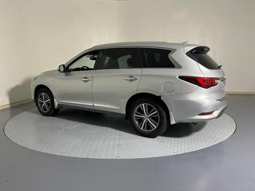 2016 INFINITI QX60 Base