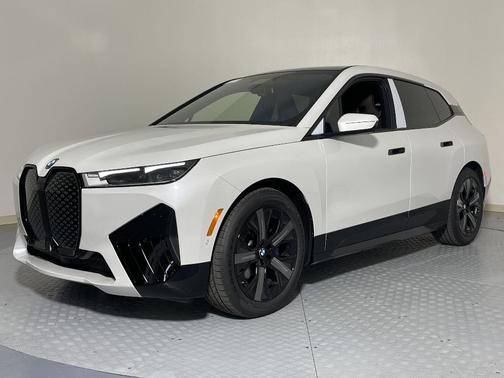 2025 BMW iX xDrive50