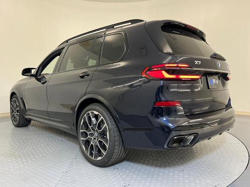 2026 BMW X7 M60i