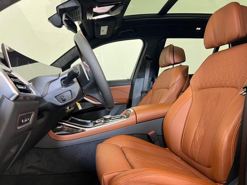 2026 BMW X7 M60i
