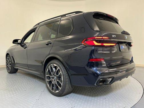 2026 BMW X7 M60i