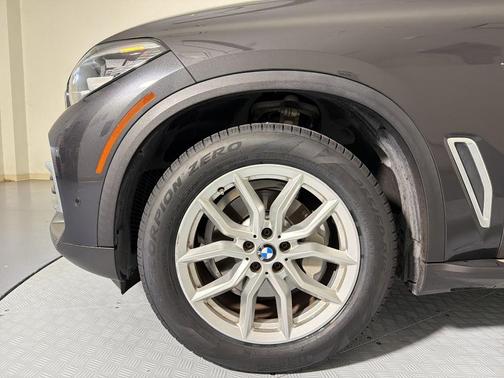 Dark Graphite Metallic 2023 BMW X5 sDrive40i