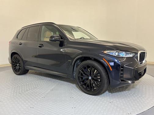 Carbon Black Metallic 2024 BMW X5 M60i
