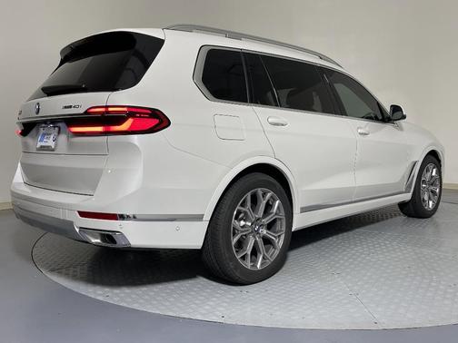 2026 BMW X7 xDrive40i