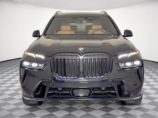 Carbon Black Metallic 2027 BMW X7 xDrive40i