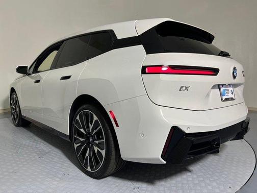 2026 BMW iX xDrive60