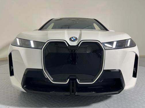 2026 BMW iX xDrive60