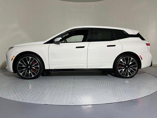 2026 BMW iX xDrive60