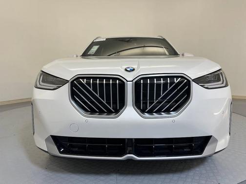 Mineral White Metallic 2026 BMW X3 30 xDrive