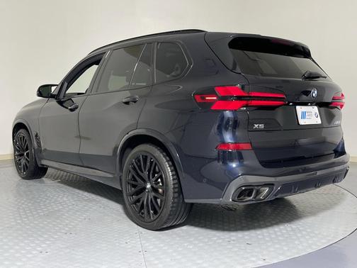 2024 BMW X5 M60i