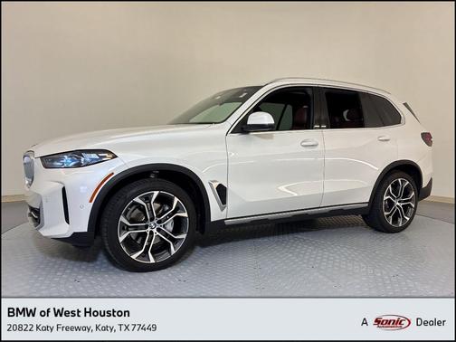 Mineral White Metallic 2024 BMW X5 xDrive40i