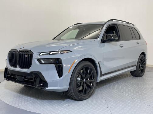 2025 BMW X7 M60i