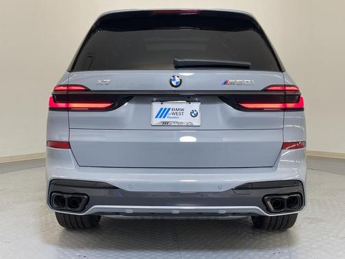 2025 BMW X7 M60i