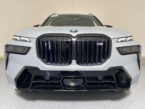 2026 BMW X7 M60i