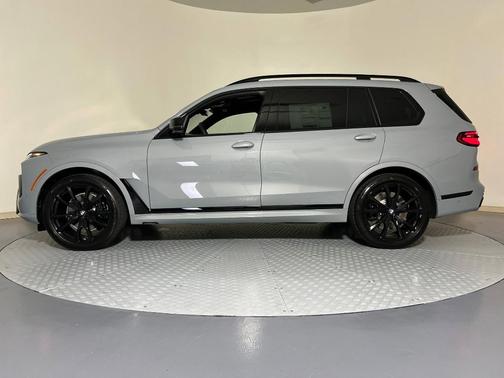 2026 BMW X7 M60i