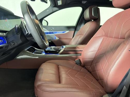 Pure 2023 BMW 740 i
