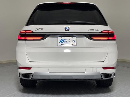 2025 BMW X7 xDrive40i
