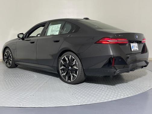 2026 BMW 550e xDrive