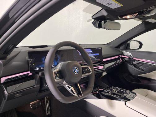 2026 BMW 550e xDrive