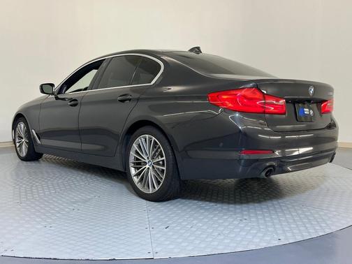2020 BMW 530 i