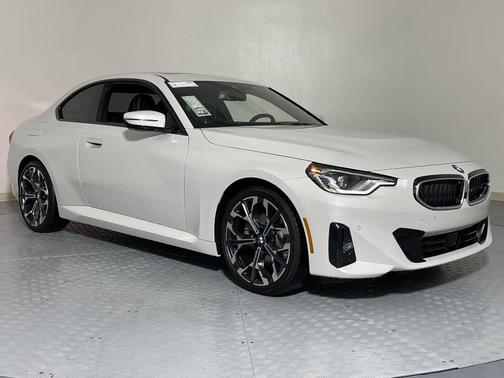 2025 BMW 230 i