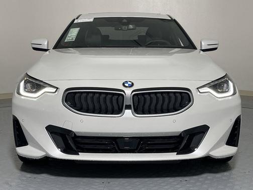2025 BMW 230 i
