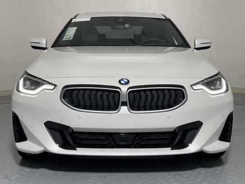 2025 BMW 230 i