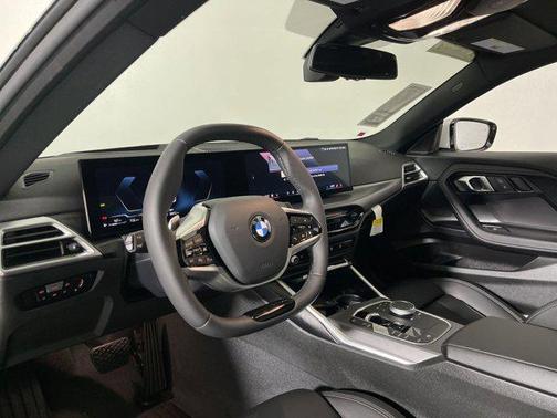 2025 BMW 230 i