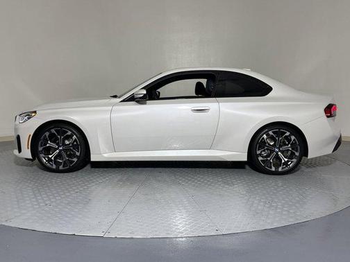 2025 BMW 230 i