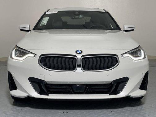 2025 BMW 230 i