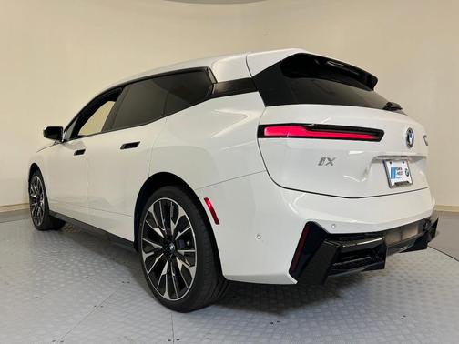 2026 BMW iX xDrive45