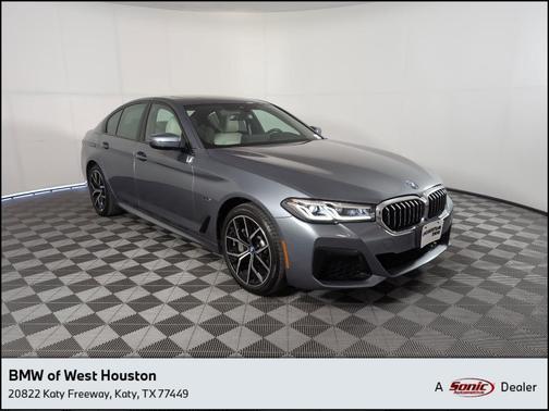 2022 BMW 530e 530e