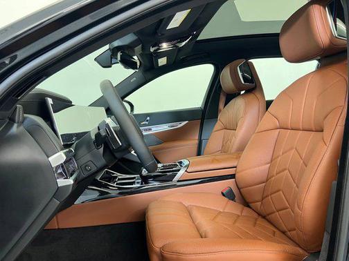 2026 BMW 740 i xDrive
