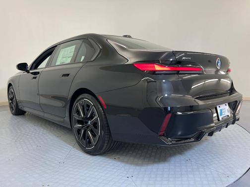 2026 BMW 740 i xDrive