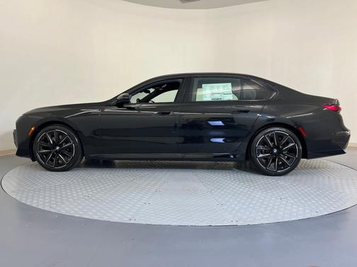 2026 BMW 740 i xDrive