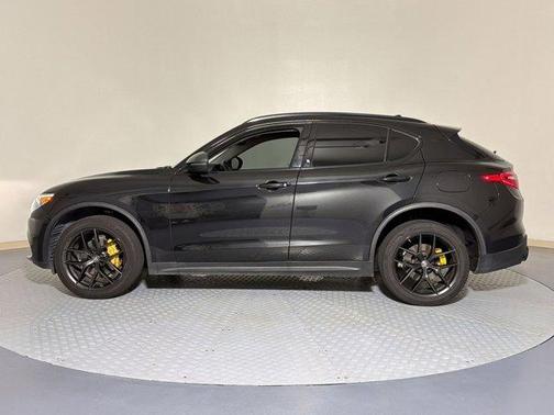Vulcano Black Metallic 2020 Alfa Romeo Stelvio Base