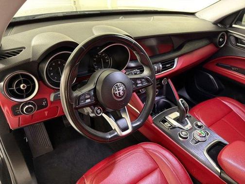 Vulcano Black Metallic 2020 Alfa Romeo Stelvio Base