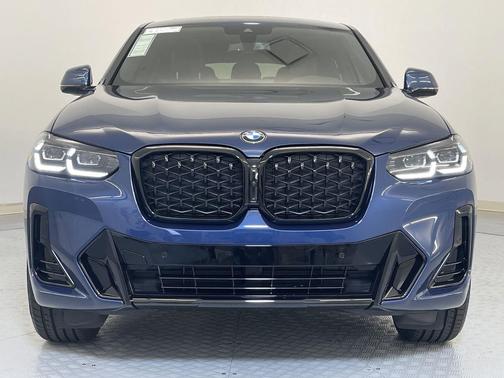 2025 BMW X4 xDrive30i