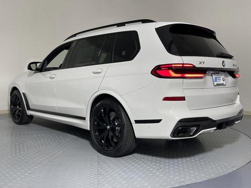 2026 BMW X7 M60i