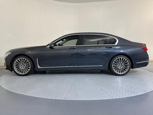 2020 BMW 740 i