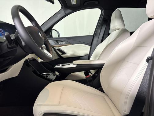 Space Silver 2026 BMW X1 xDrive28i